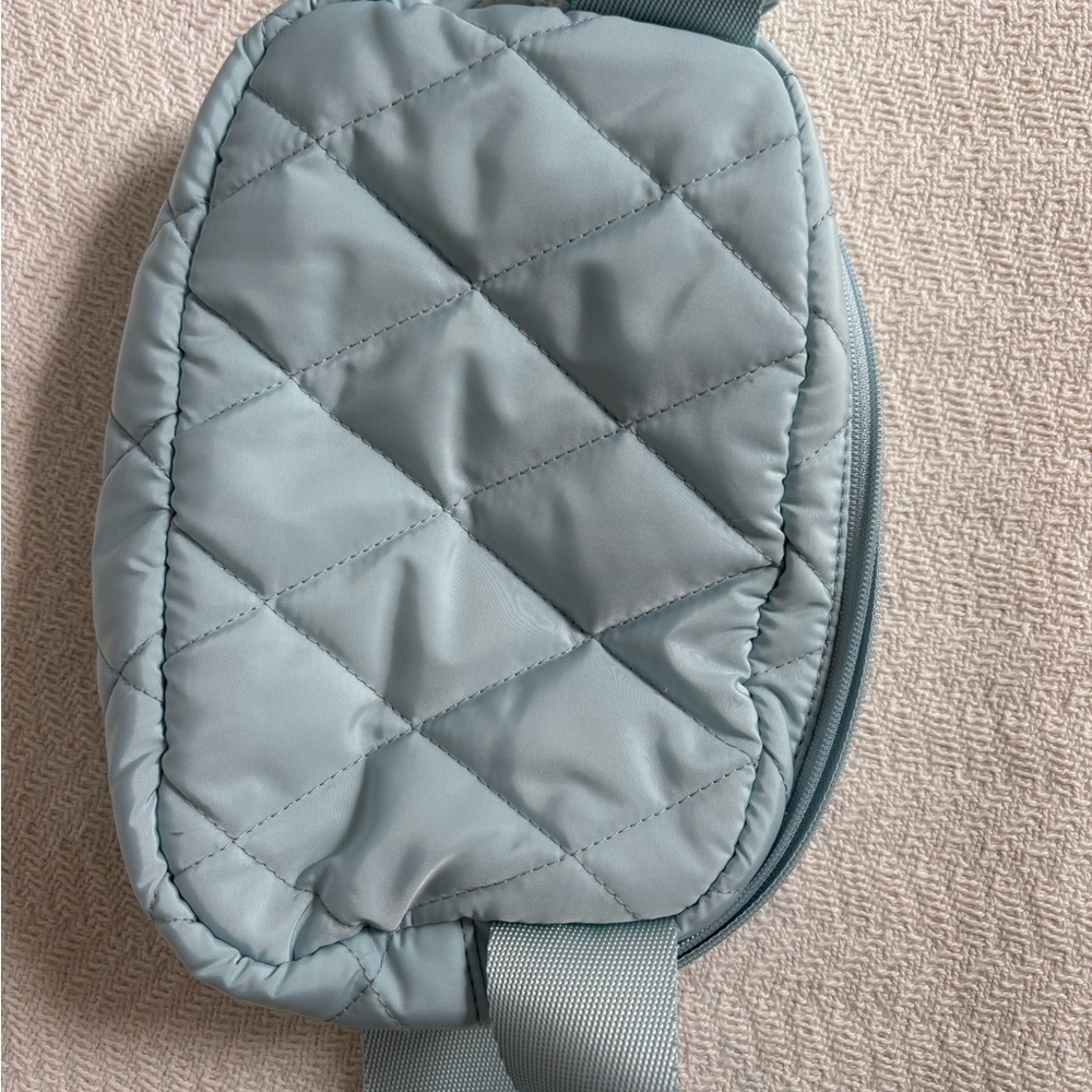 Vera Bradley Light Blue Belt Bag Fanny Pack Quilted - Picture 6 of 7